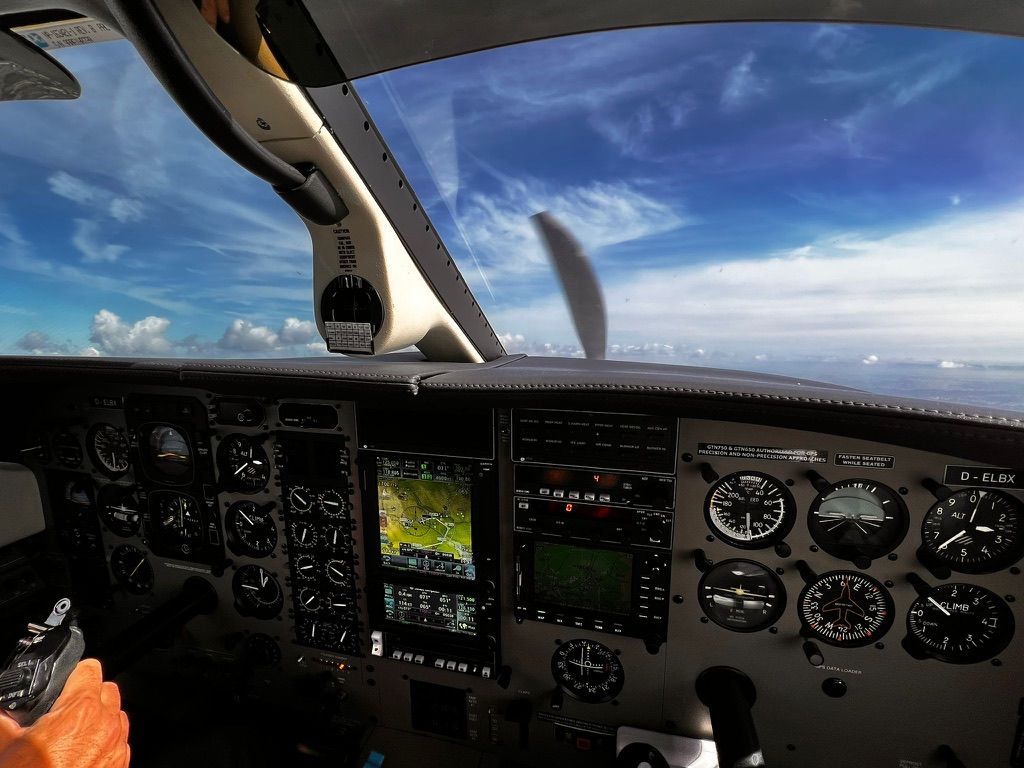 Flugschule Briefing Room - EASA-zertifizierte Theorieausbildung bei APEA Stuttgart